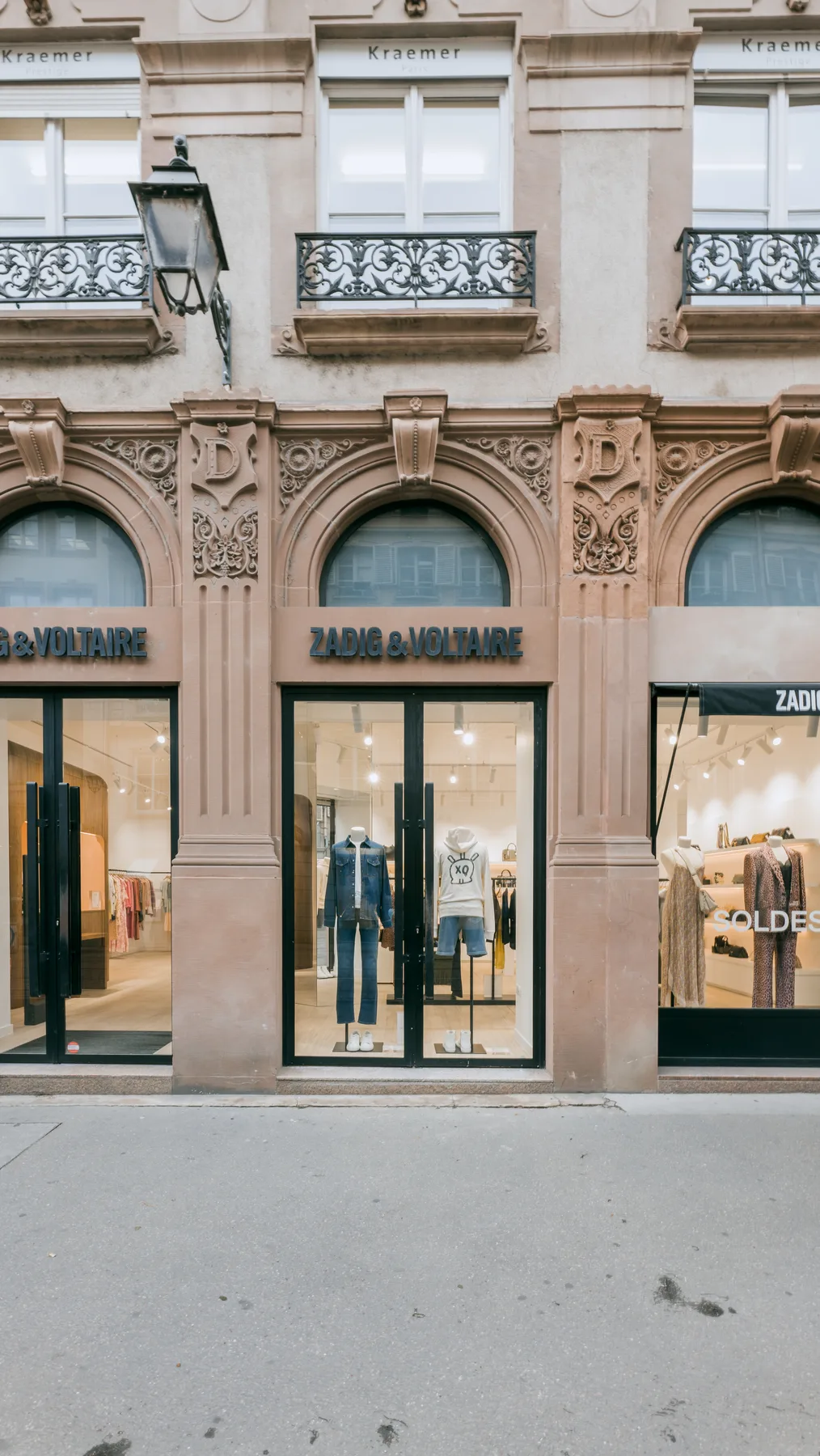 Façade pierre sculptée de la boutique Zadig et Voltaire rénovée à Strasbourg